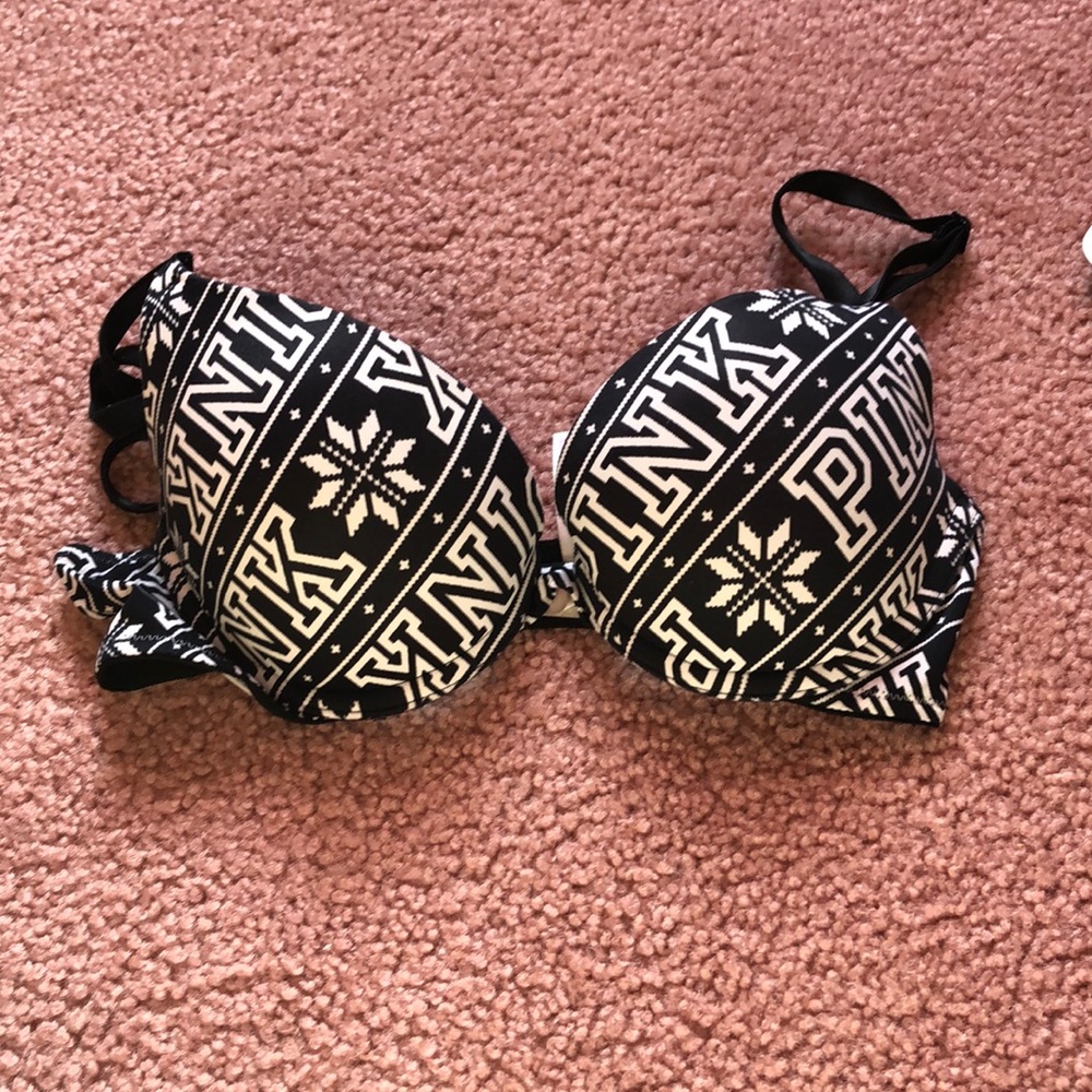 Versatile strapped push up bra